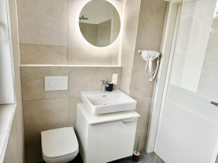 Rooftop Apartment With Balcony & Free Parking Wien Eksteriør bilde