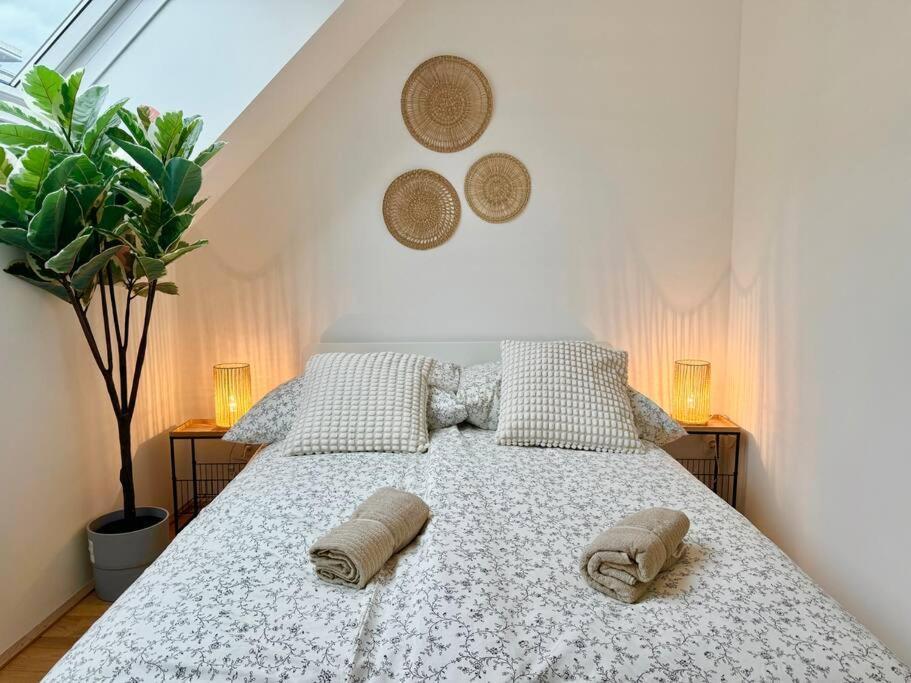 Rooftop Apartment With Balcony & Free Parking Wien Eksteriør bilde